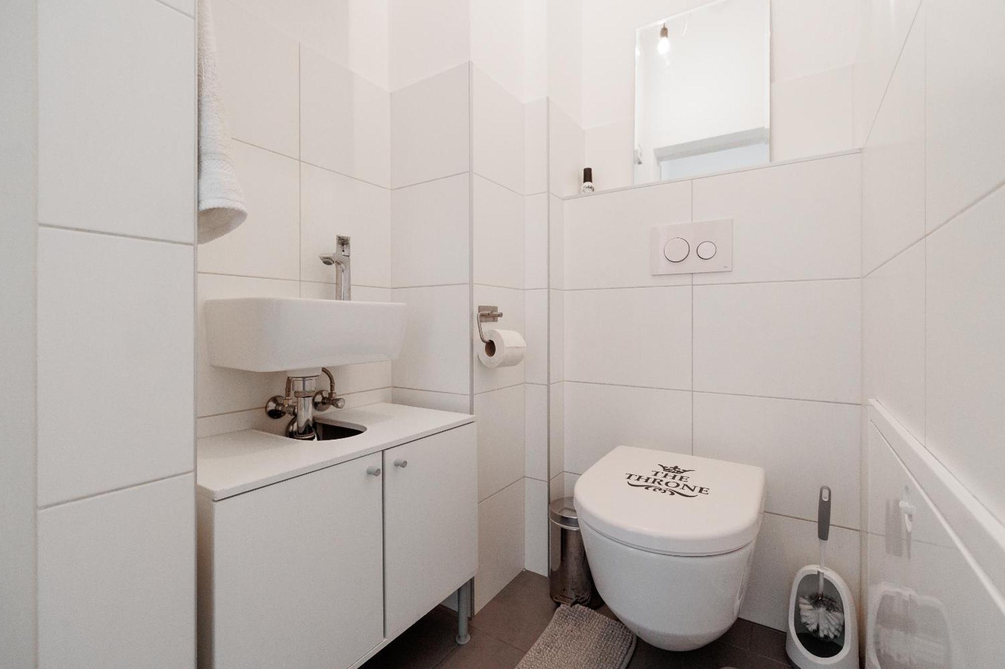 Modern City Apartment In Відень Екстер'єр фото